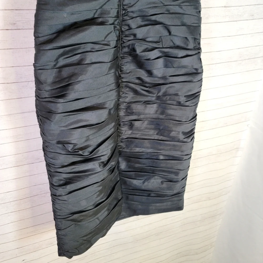 MONIQUE LHUILLIER BRIDESMAIDS BLACK STRAPLESS RUCHED DRESS, SZ 4